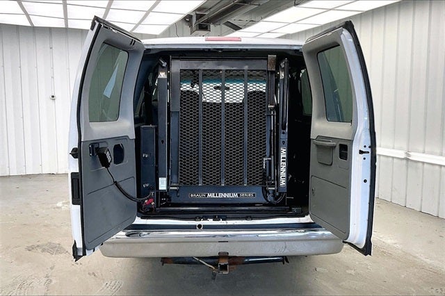 2006 Ford E-350SD XL