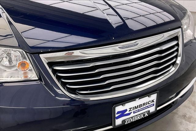 2016 Chrysler Town & Country Touring