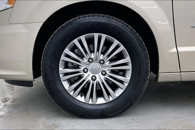 2014 Chrysler Town & Country Touring-L