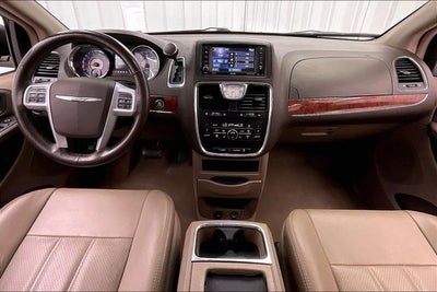 2014 Chrysler Town & Country Touring-L