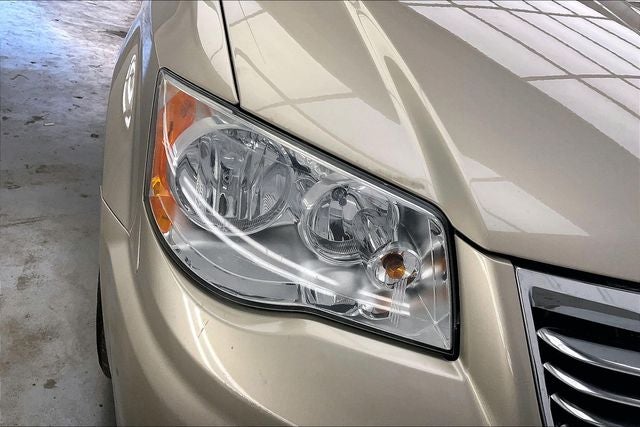 2014 Chrysler Town & Country Touring-L