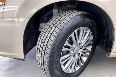 2014 Chrysler Town & Country Touring-L