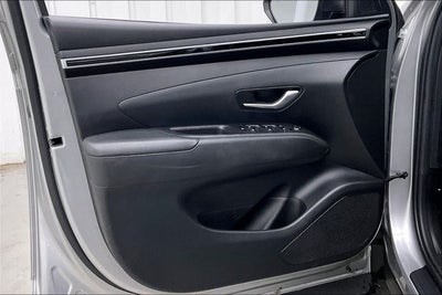 2023 Hyundai TUCSON SE