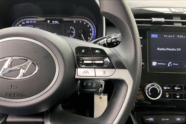 2023 Hyundai TUCSON SE