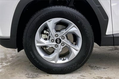 2023 Hyundai TUCSON SE