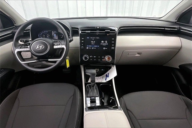 2023 Hyundai TUCSON SE