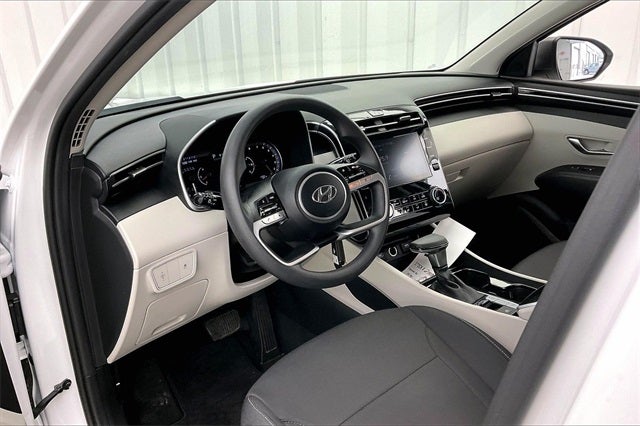 2023 Hyundai TUCSON SE