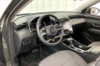2023 Hyundai TUCSON SE