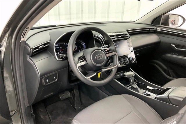 2023 Hyundai TUCSON SE