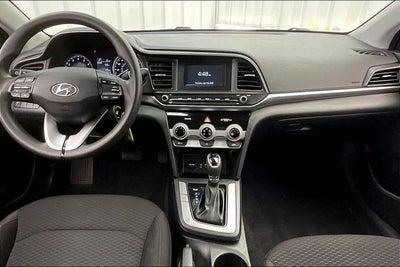 2019 Hyundai ELANTRA SE