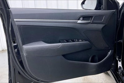 2019 Hyundai ELANTRA SE