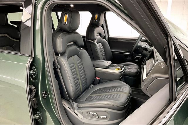 2023 Rivian R1S Adventure