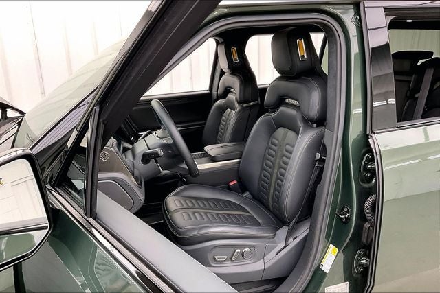 2023 Rivian R1S Adventure