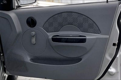 2004 Chevrolet Aveo Base