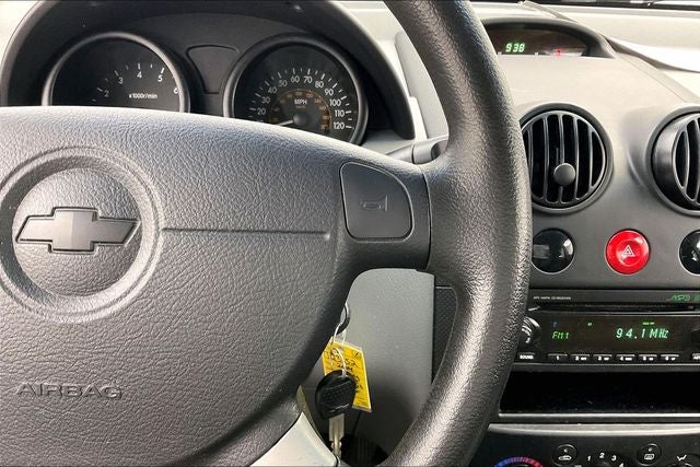 2004 Chevrolet Aveo Base