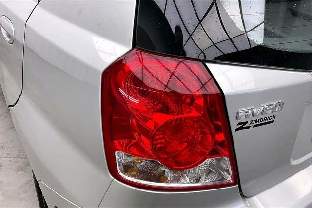 2004 Chevrolet Aveo Base