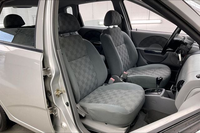 2004 Chevrolet Aveo Base
