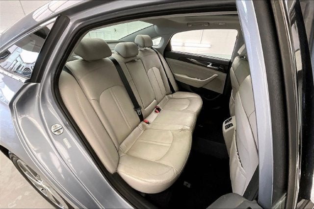 2016 Hyundai SONATA HYBRID Limited