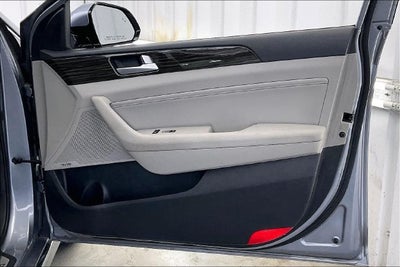 2016 Hyundai SONATA HYBRID Limited
