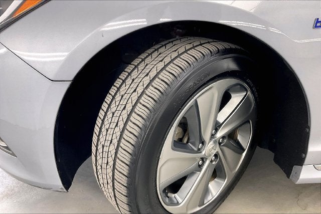 2016 Hyundai SONATA HYBRID Limited