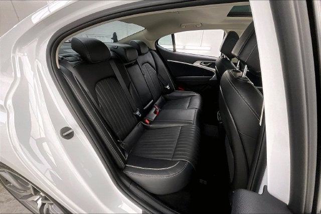 2022 Genesis G70 2.0T