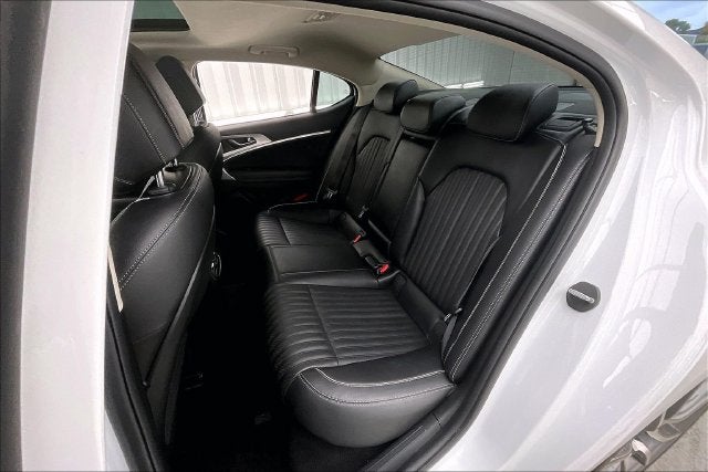 2022 Genesis G70 2.0T